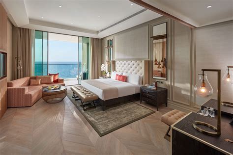 D'HOTEL & SUITES .